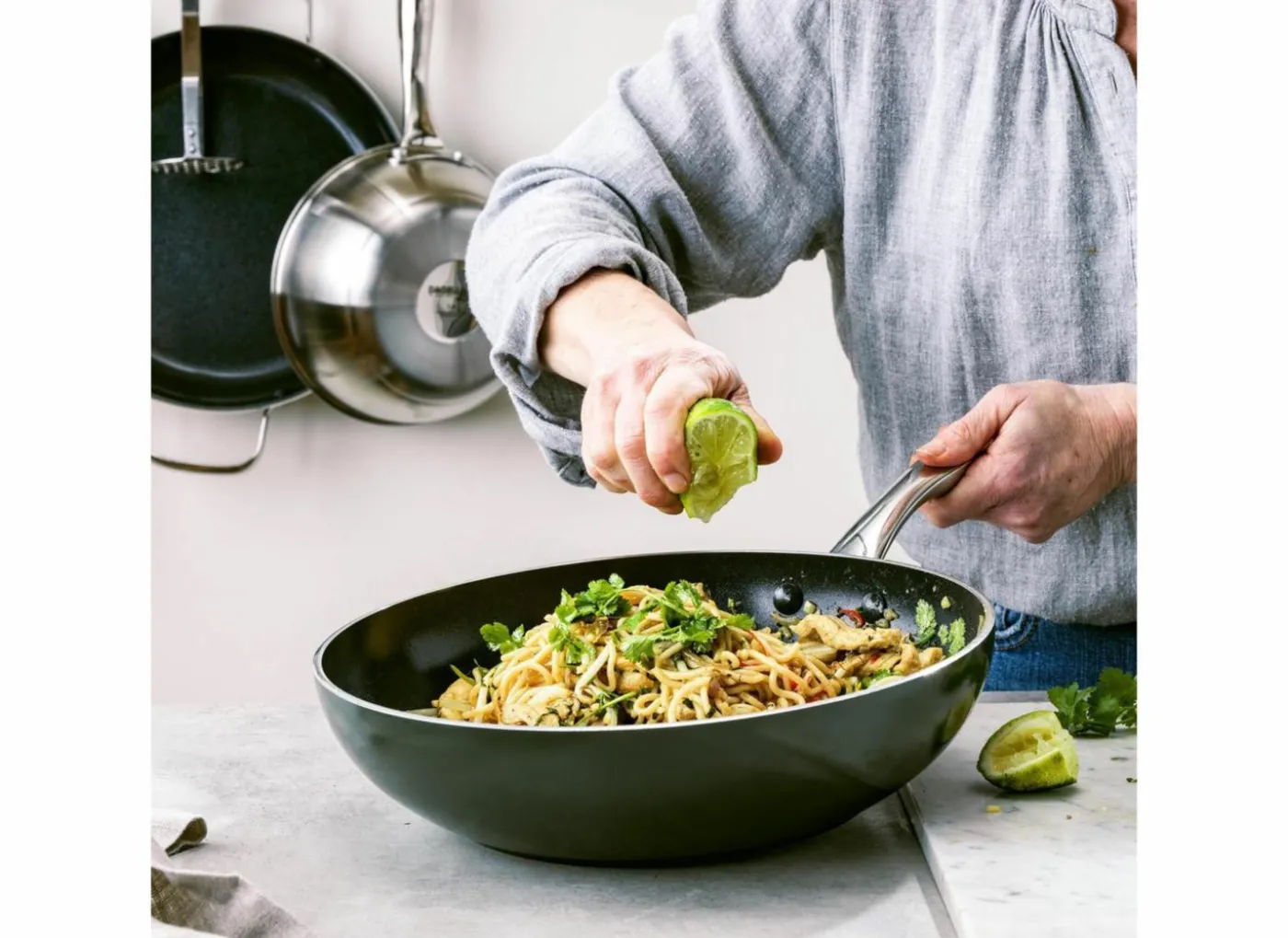 Dagelijkse Kost wokpan Ø28cm - aluminium - olijfgroen