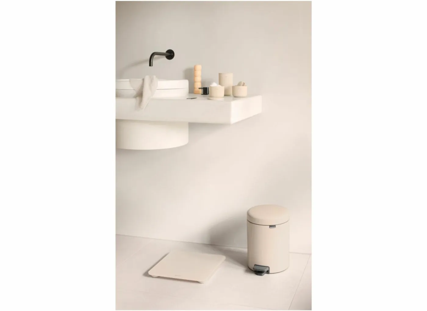 Personenweegschaal 28x28x3cm - glas - soft beige