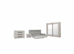 Slaapkamer met bed 180x200cm - kleerkast 200cm - commode 110cm en 2 nachtkastjes