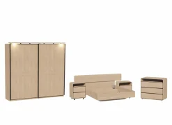 Slaapkamer met bed 160x200cm - kleerkast 242cm - commode 97cm en 2 nachtkastjes