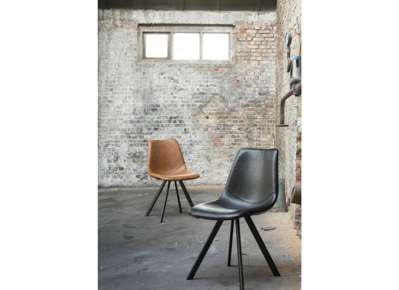 Stoel Frantz 47x57x83cm - lederlook - zwart