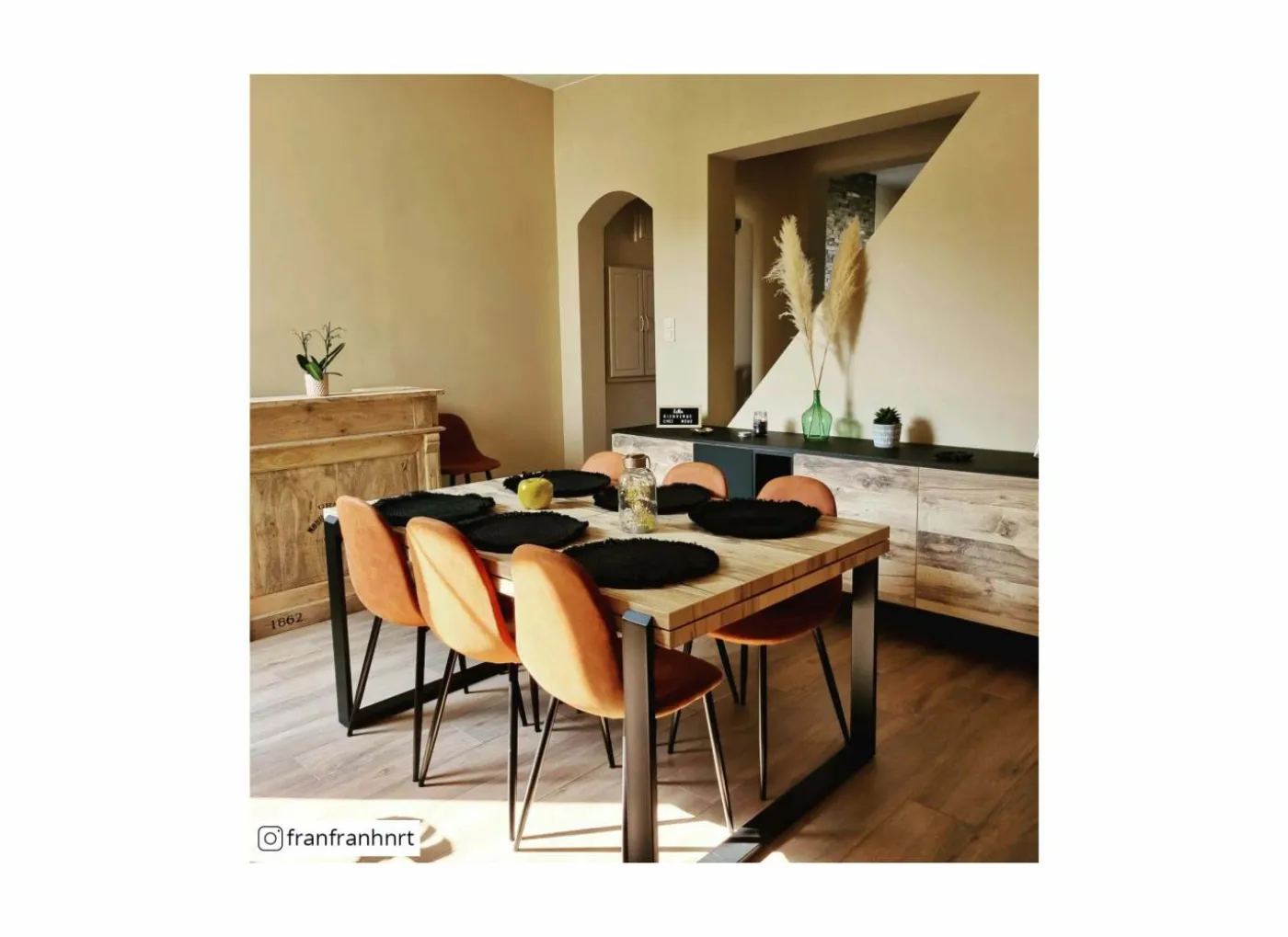 Stoel Speech 45x46x88cm - stof - cognac